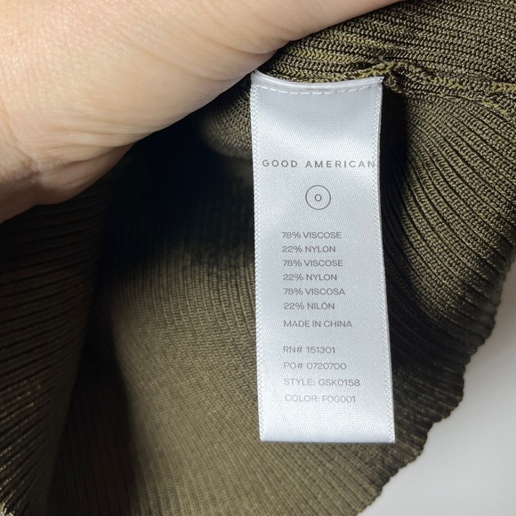 Good American Ribbed Knit Polo Top Olive Green Sz M - Picture 8 of 11